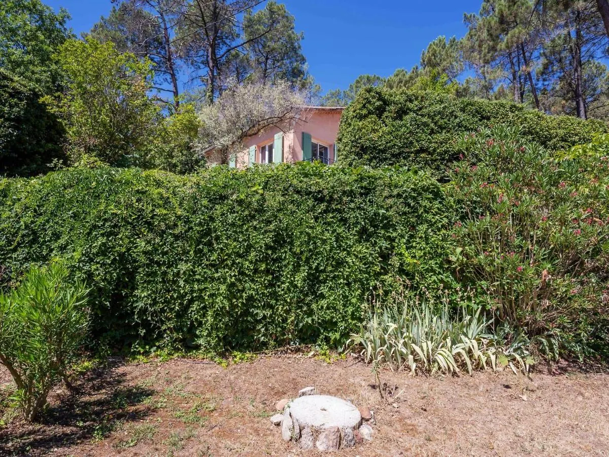 Holiday Home Les Ecureuils Saint-Pantaléon